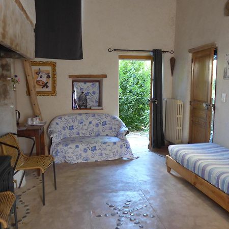 Bed and Breakfast Le Vieux Velo Chaptuzat Exterior foto
