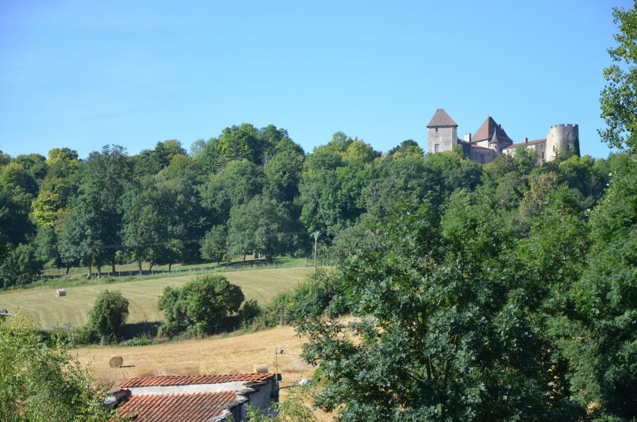 Bed and Breakfast Le Vieux Velo Chaptuzat Exterior foto