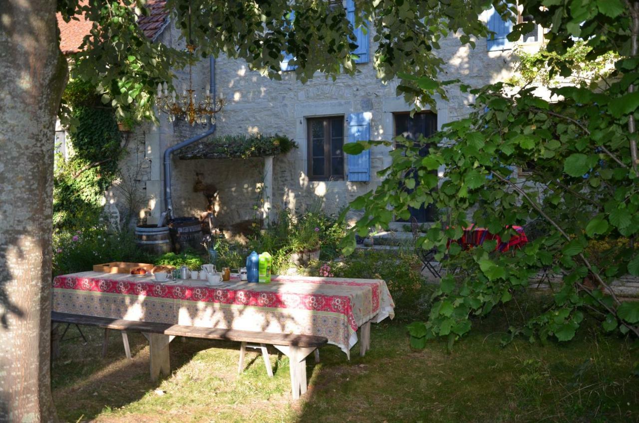 Bed and Breakfast Le Vieux Velo Chaptuzat Exterior foto