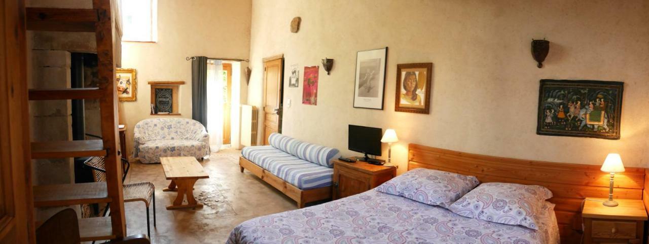Bed and Breakfast Le Vieux Velo Chaptuzat Exterior foto